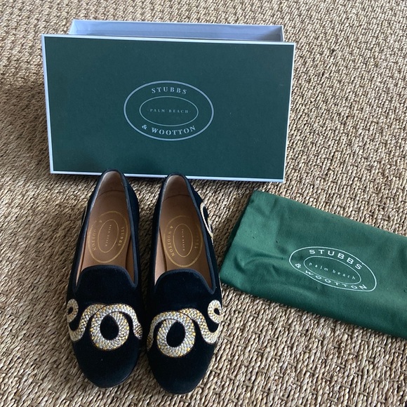 .:. STUBBS & WOOTTON .:: Black & Gold Loafers